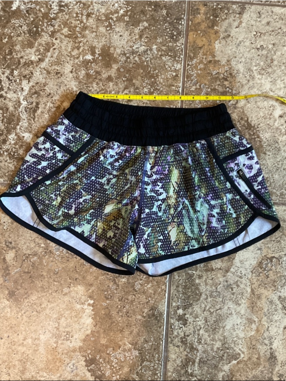 lululemon athletica Multicolor Printed Athletic Shorts size 6